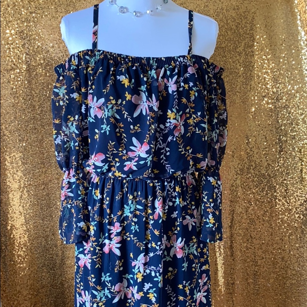 Super pretty Floral Maxi dress